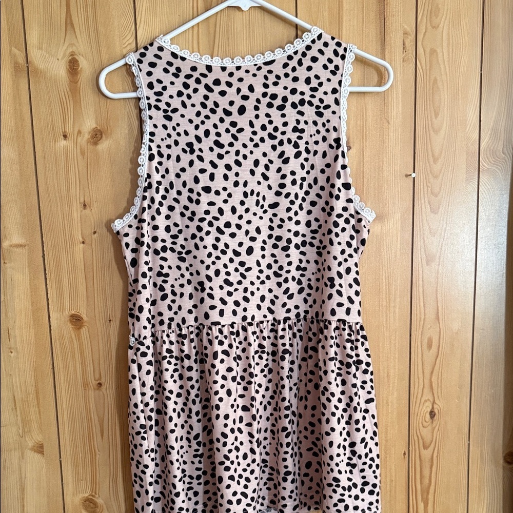 Sleeveless Tan and Black Polka Dot Tank Top with Lace Trim - Picture 3 of 5